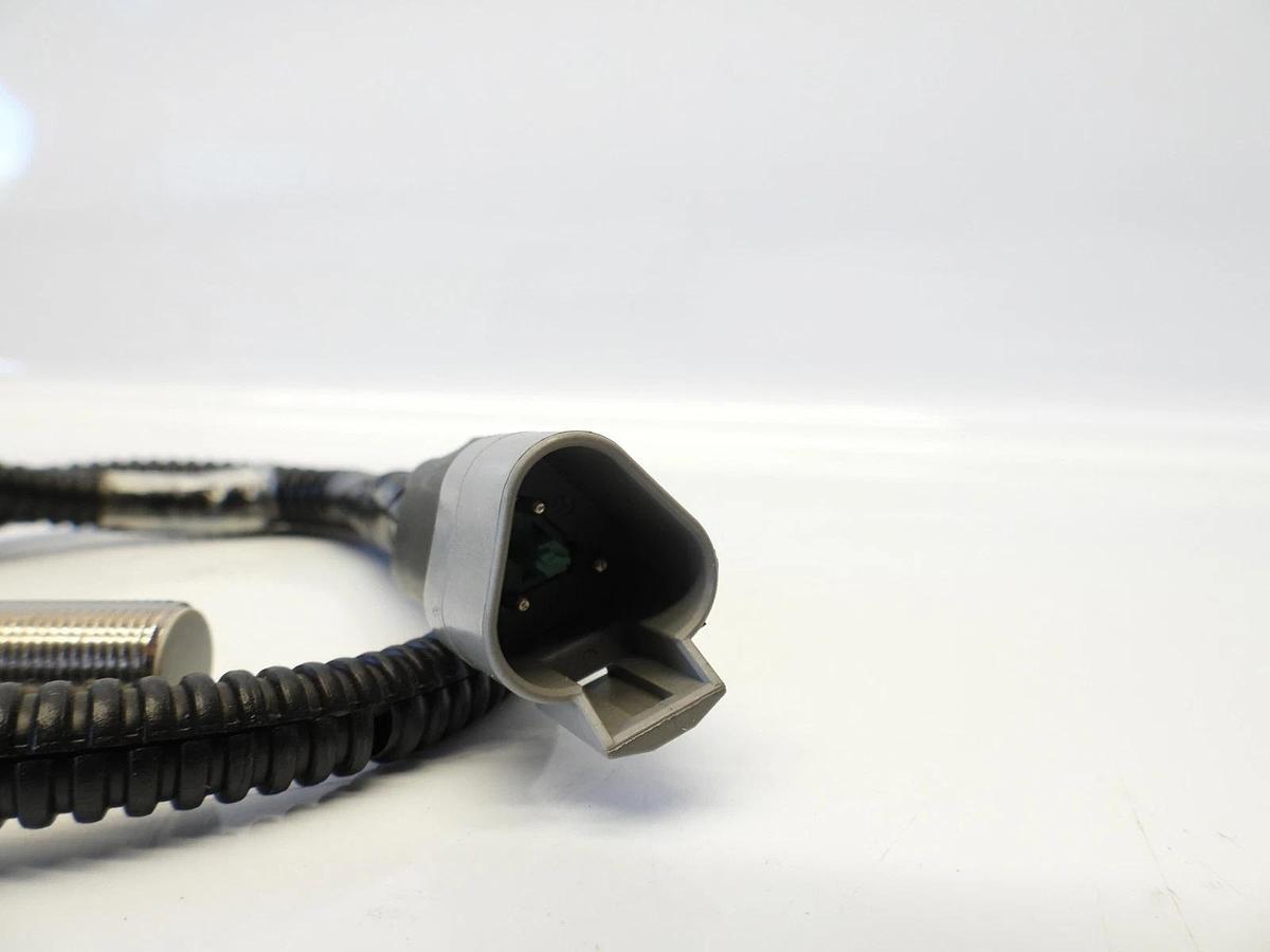 AM1/CP-3A M.D. Micro Detectors Inductive Proximity Switches W Deutsch DT04-3P