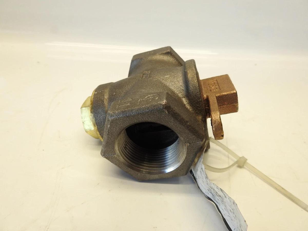 NEW MCDONALD 560B 1 1/4" FNPT x FNPT BLACK GAS VALVE