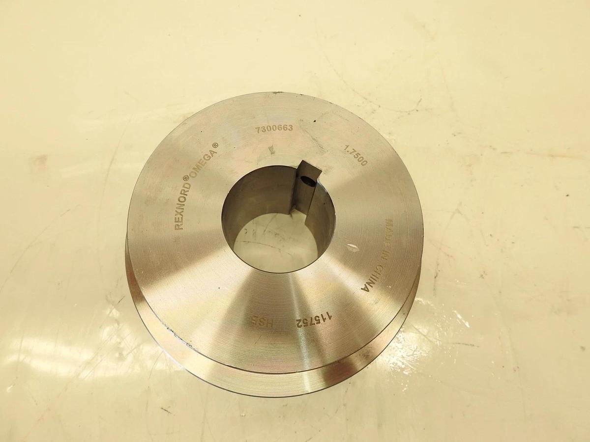 Rexnord Omega 7300663 30 SHSB Coupling Hub 4-5/8" Dia 1-3/4" Keyed Bore