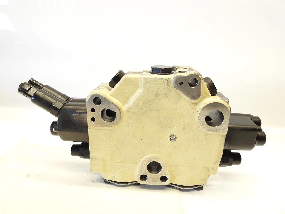 AS IS OEM Rexroth R901455221 2504301504 Control Valve Section