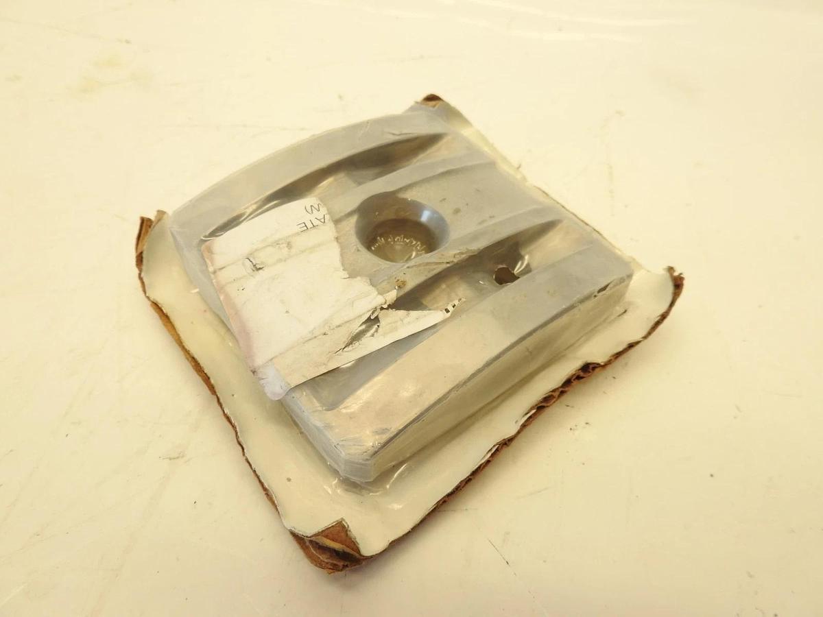 New Oem Bosch Rexroth R909921790 - Lens Plate