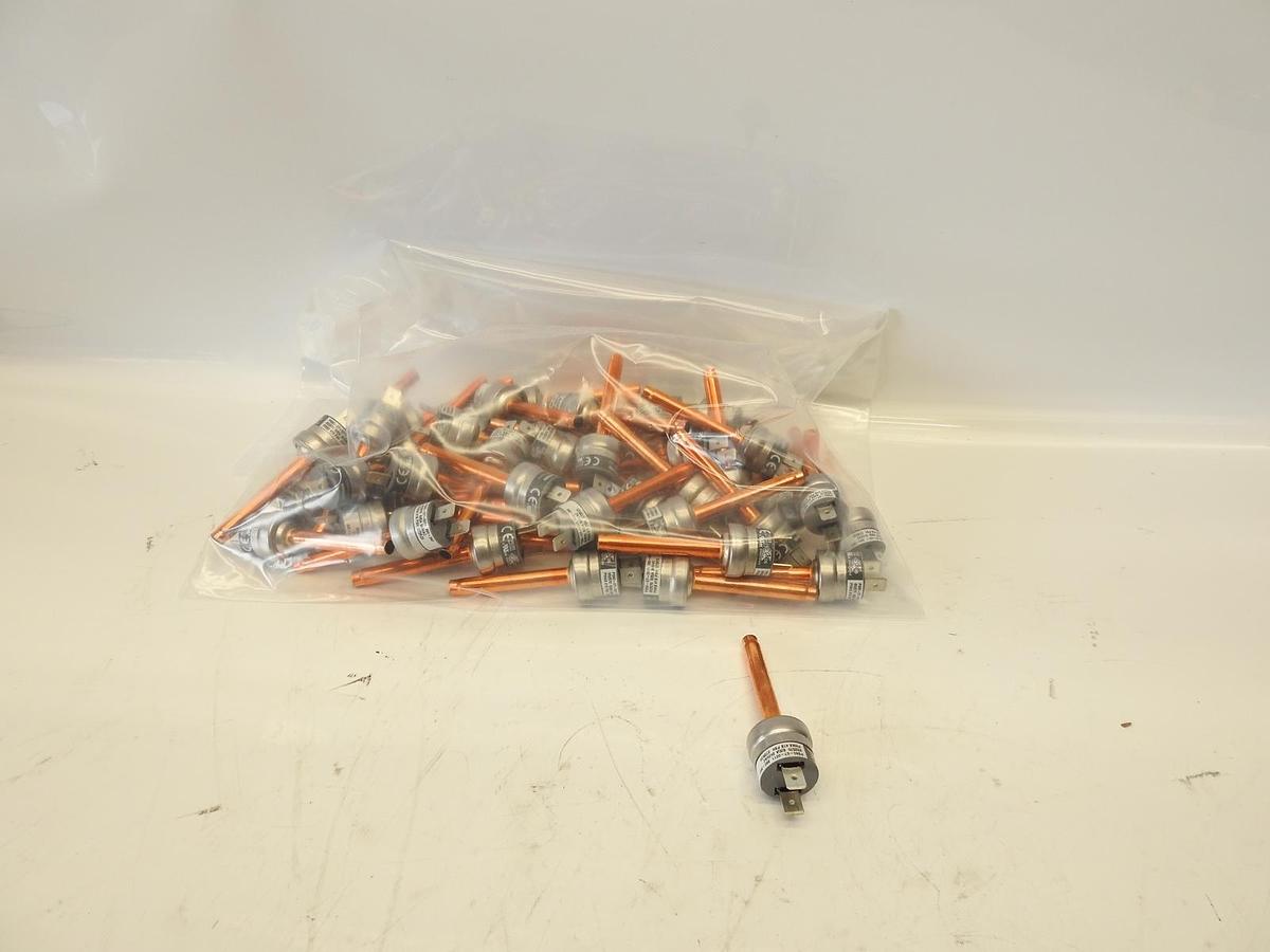 Lot Of 50 Sensata PS80 Industrial Pressure Switches PS80-07-0011