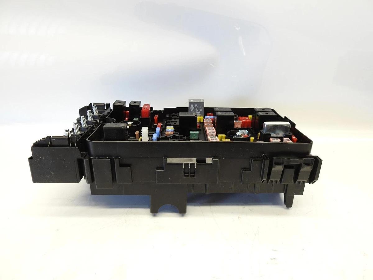 2016-2018 Jeep Cherokee Power Distribution Center Fuse Box 68264530AD OE