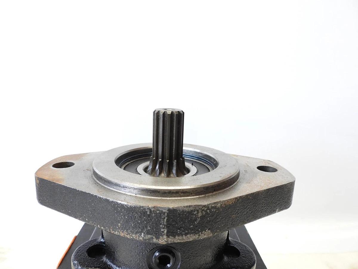 New Oem Paccar Hydraulic Gear Motor Splined Shaft 27041