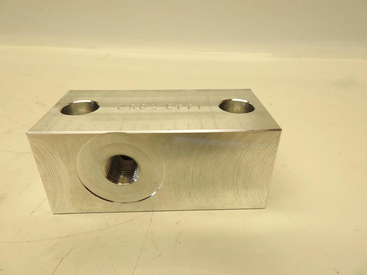 Techni 1443.5082 OIL COOLER ADAPTER BLOCK B - GM 6.6L V8