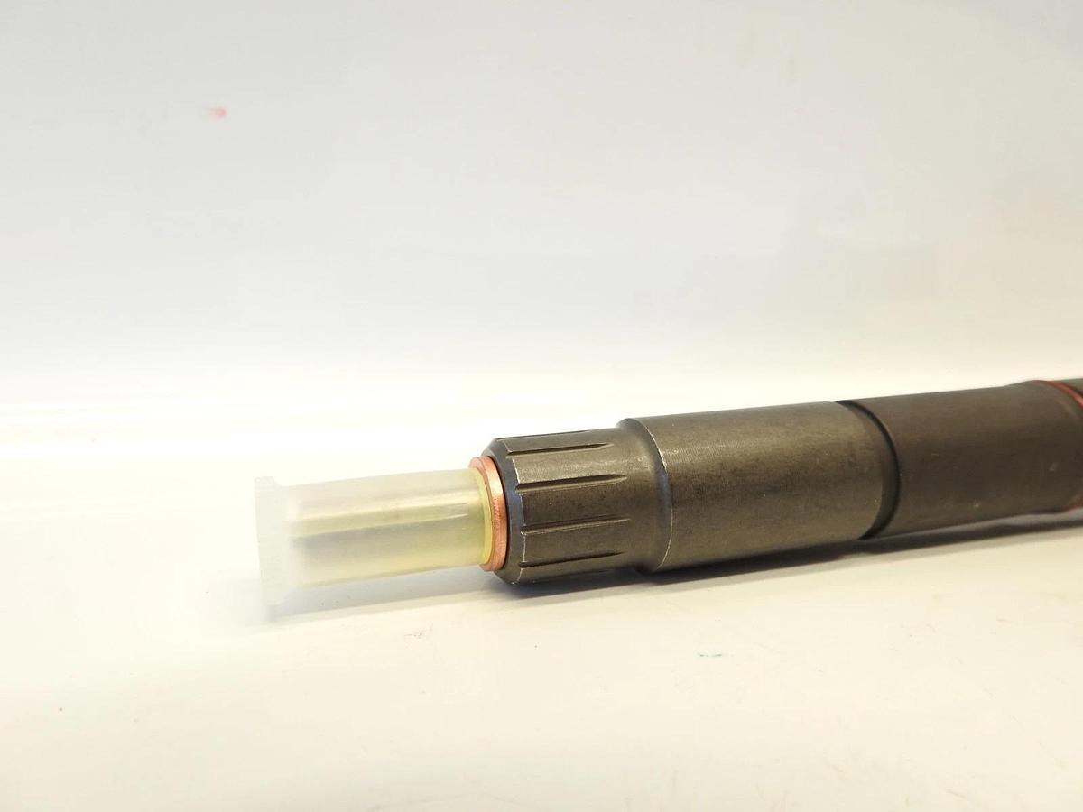 OEM Ford Powerstroke 6.7L Diesel Engine LC3Q-9K546-AD Fuel Injector 0445118057