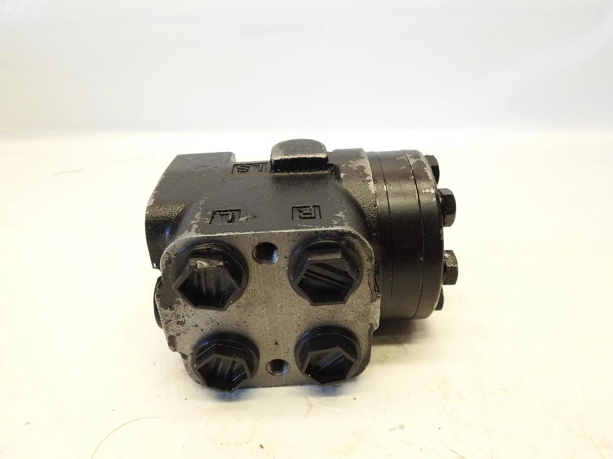 82851795 Steering Valve Fits Ford Tractors 3010S, 4010S, 5010S, 7010, 7810S+