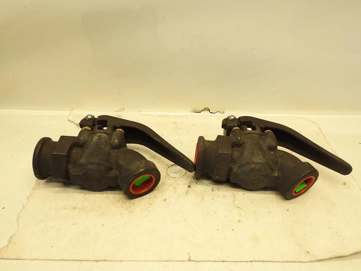 Lot of 2 Wabtec T043960  T44862  11020A Angle Valves