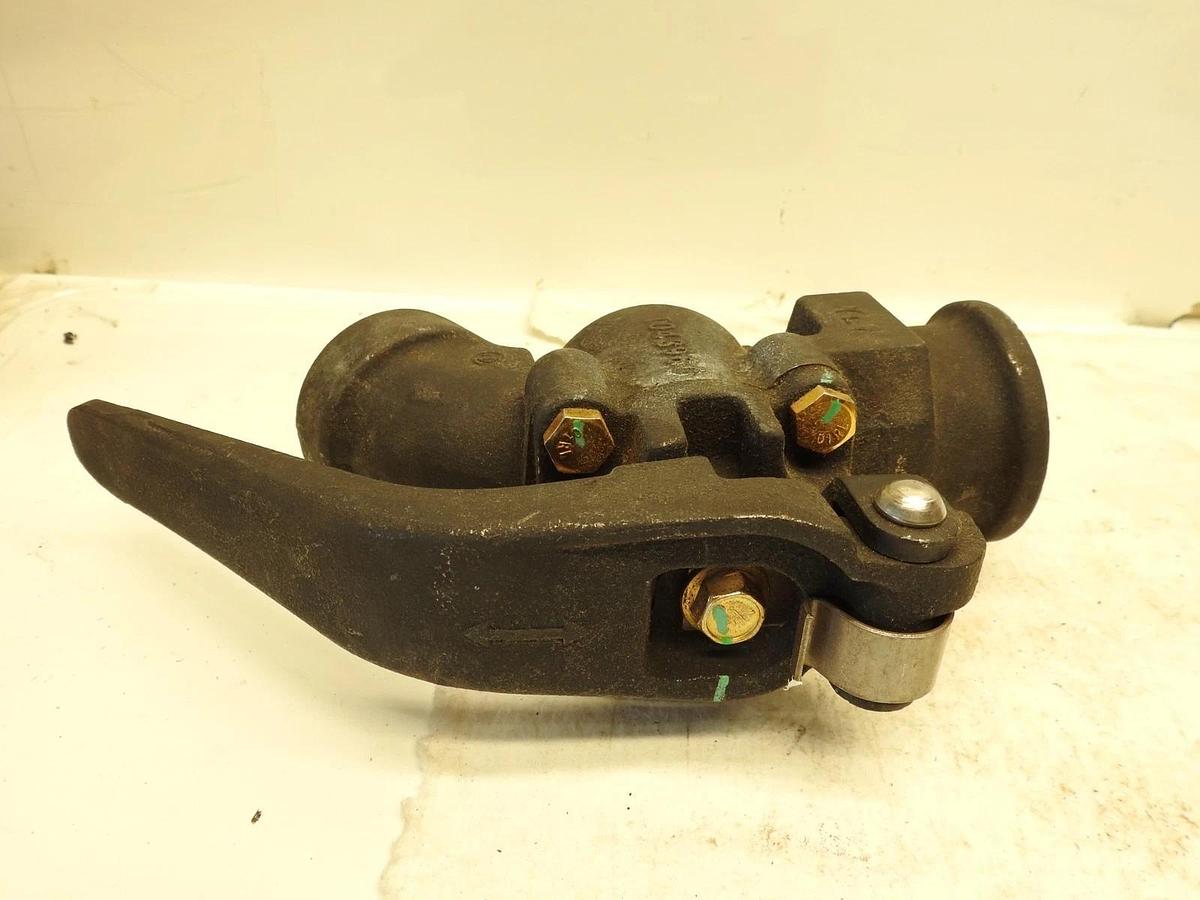 Lot of 2 Wabtec T043960  T44862  11020A Angle Valves