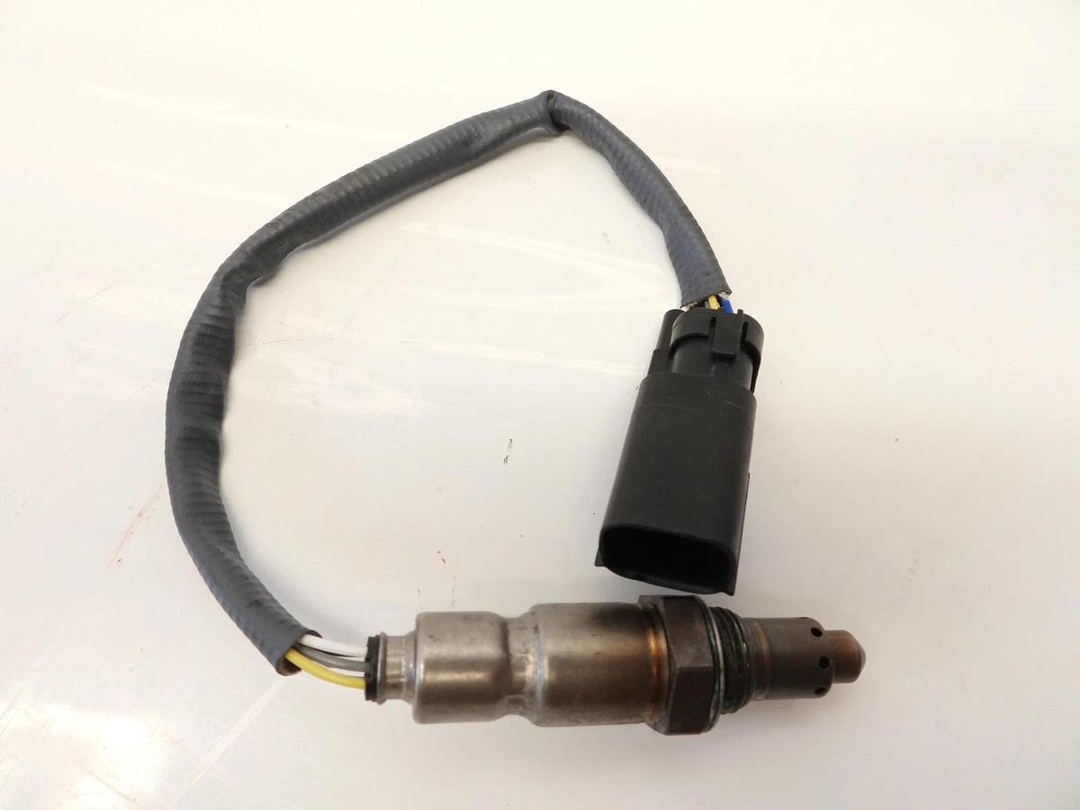 New Genuine GM Oxygen Sensor 19-20 Chevrolet Silverado 2.7L L4 Gas 12679935
