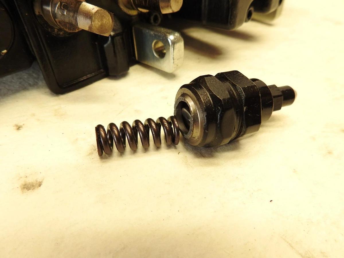 Oem John Deere LVA22088  Backhoe Hydraulic Valve