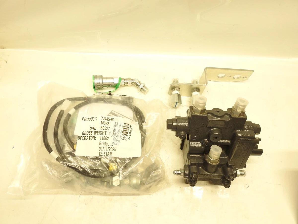 Kubota 7J441-78128 3rd Function Valve for LA1854 M6906 With 7J445-94002 Adapter