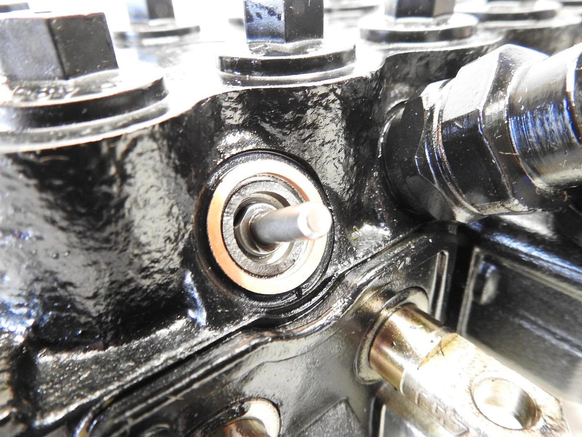 Oem John Deere LVA22088  Backhoe Hydraulic Valve