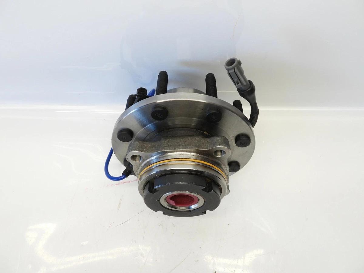 New 4WD MOOG Front Wheel Hub & Bearing For Ford 2003-2004 F-250/F-350 Super Duty
