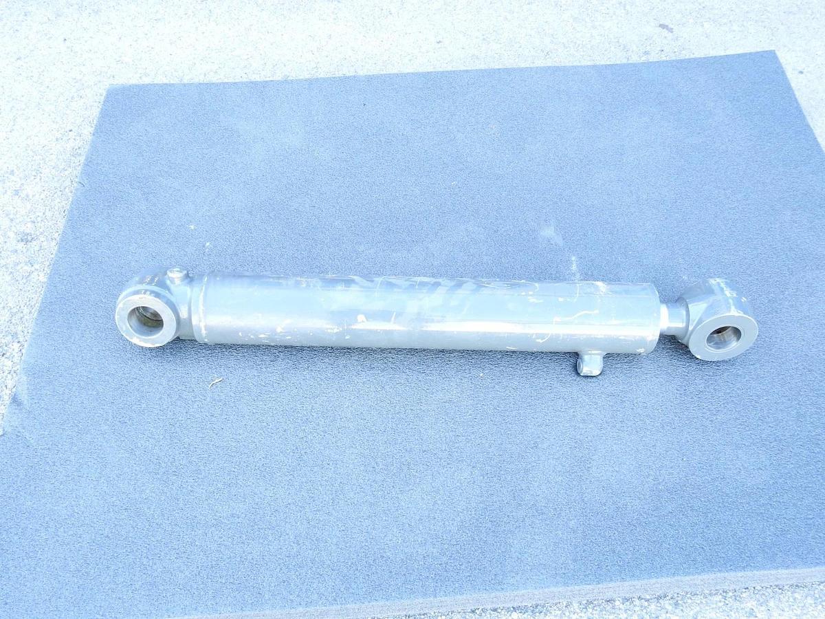 Oem Case IH 90472384R - REMAN-HYD CYLINDER - CASE IH
