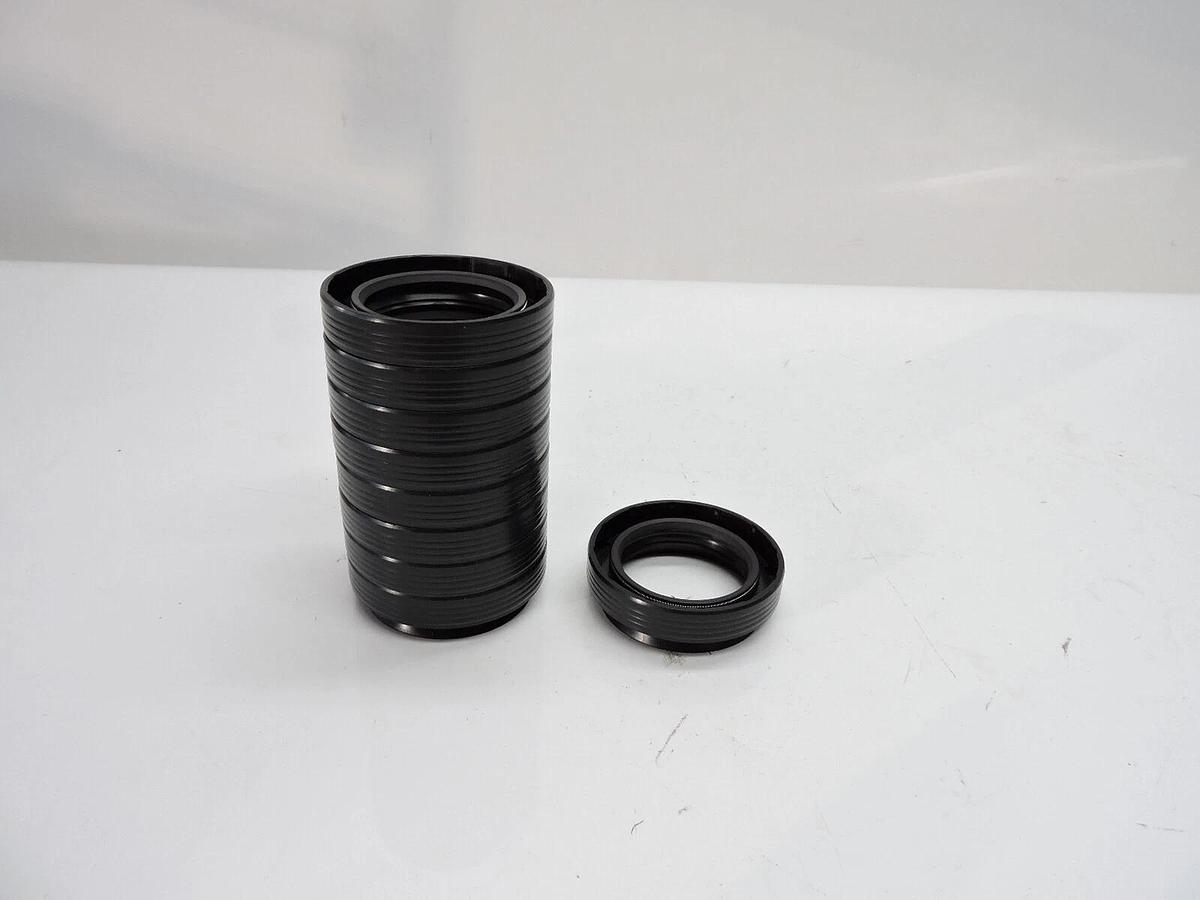 Lot Of 9 New Nak 1900044012 Oil Seals