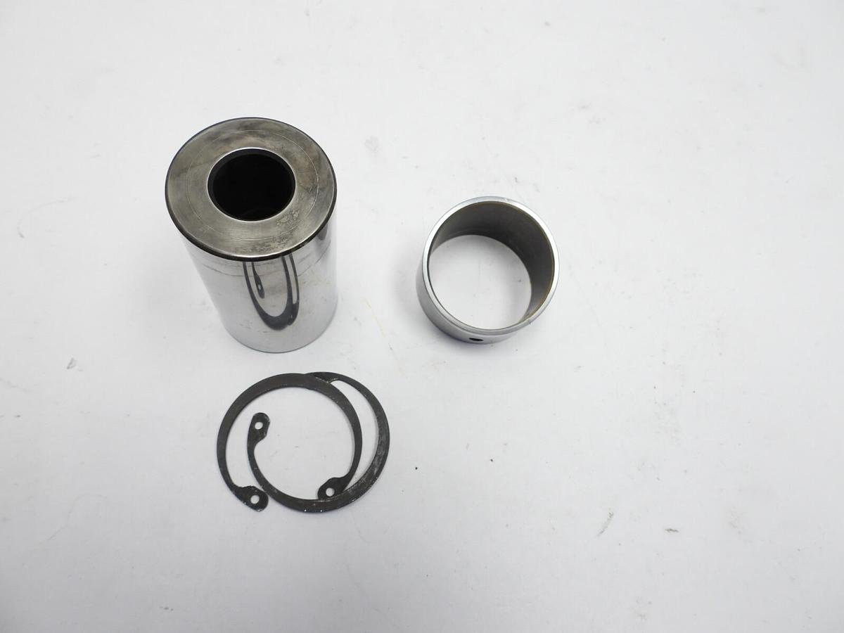 RE63915 JOHN DEERE PIN & BUSHING New oem