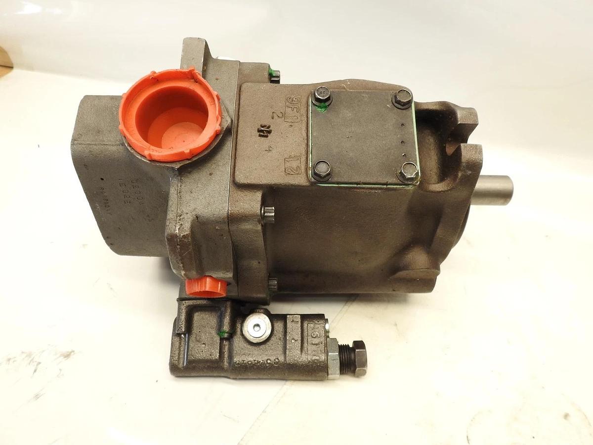 New Oem Eaton Vickers PVQ40-B2R-B26-SS2S Hydraulic Piston Pump