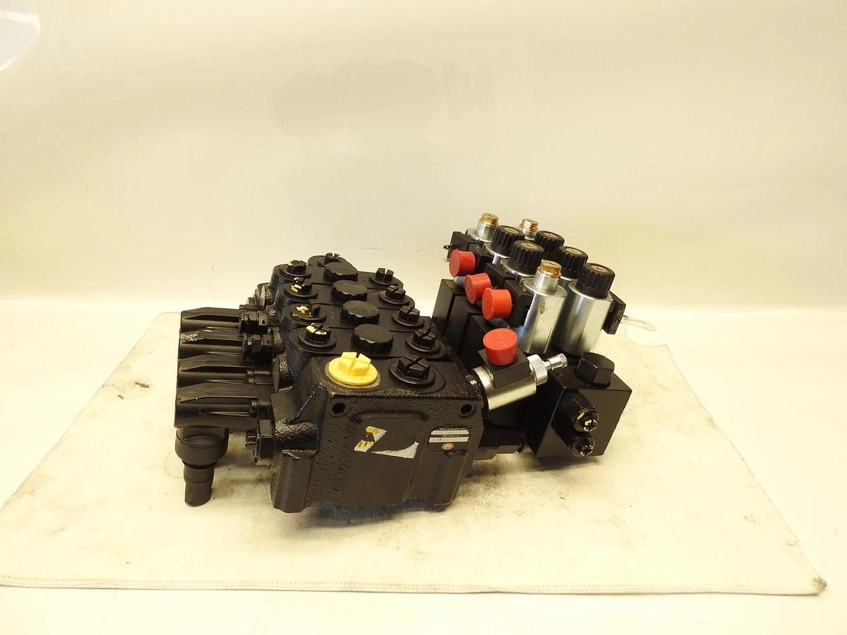 New Genuine HMF 55266 Hydraulic Valve Block  002765417