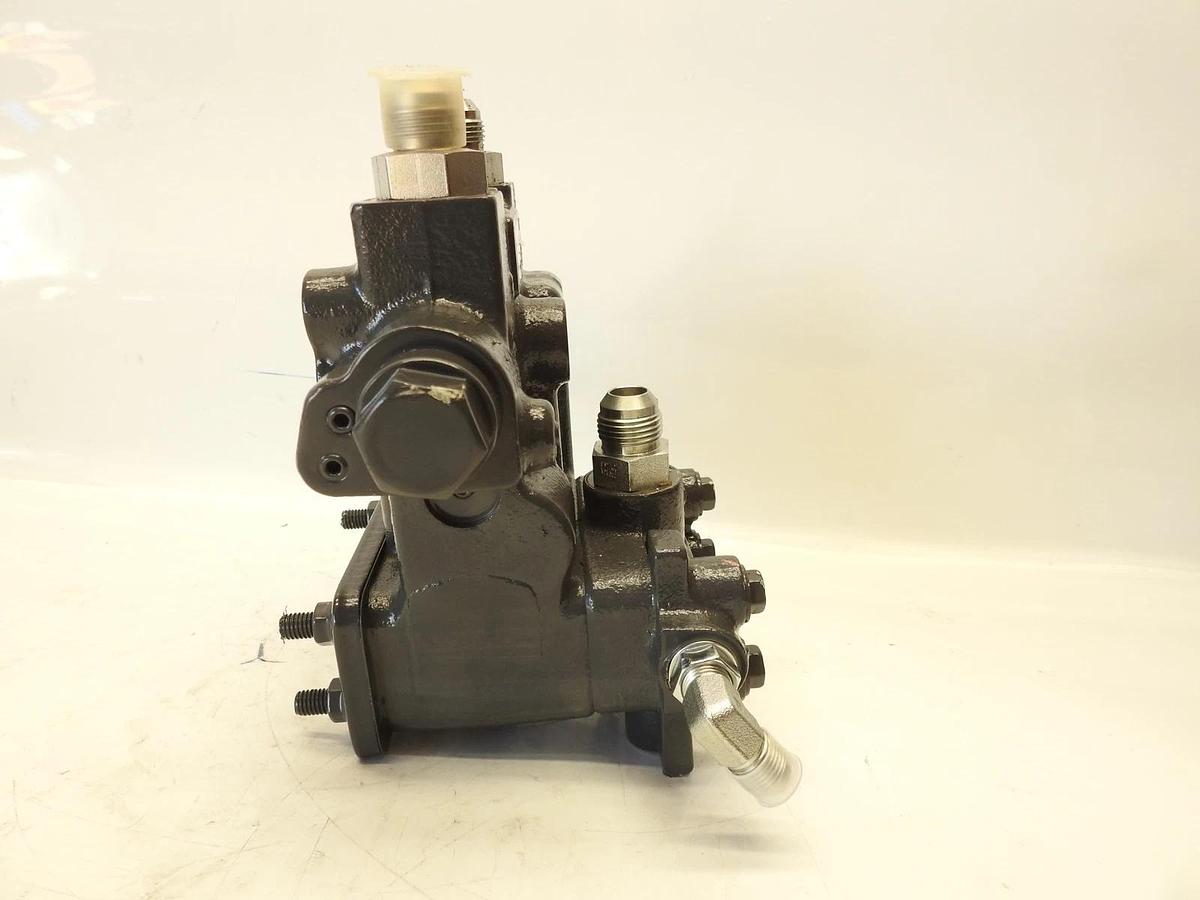 New Genuine OEM Kubota Loader Hydraulic Valve 7J441-78128 FlF43 Stack