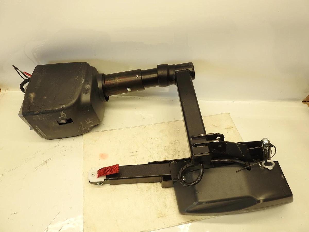 Bruno VSL-6000 Curb-Sider Hoist Style Interior Wheelchair Scooter Lift | OEM | 2