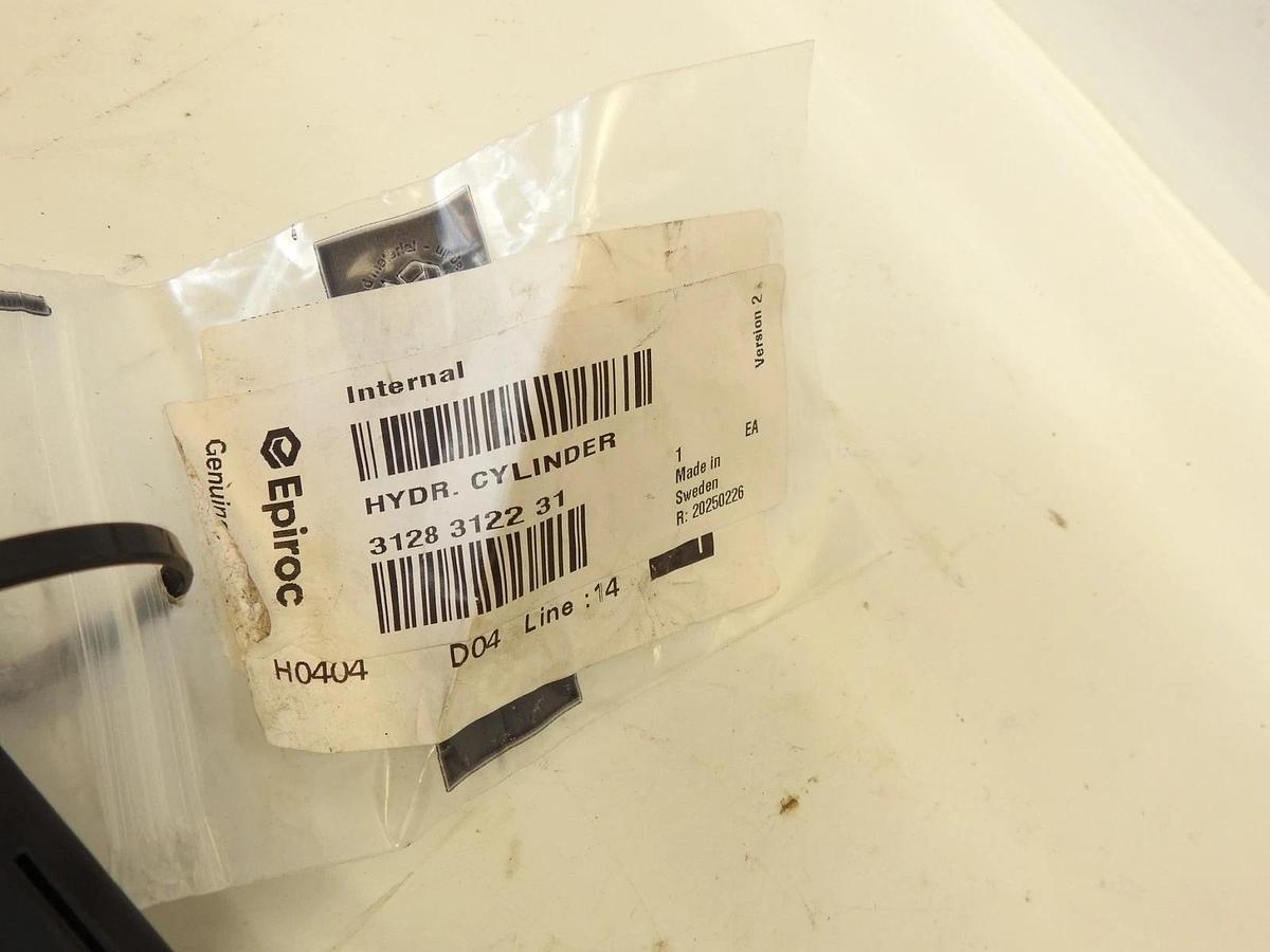 New Genuine Oem Atlas Copco Epiroc 3128 3122 31 Hydraulic Cylinder