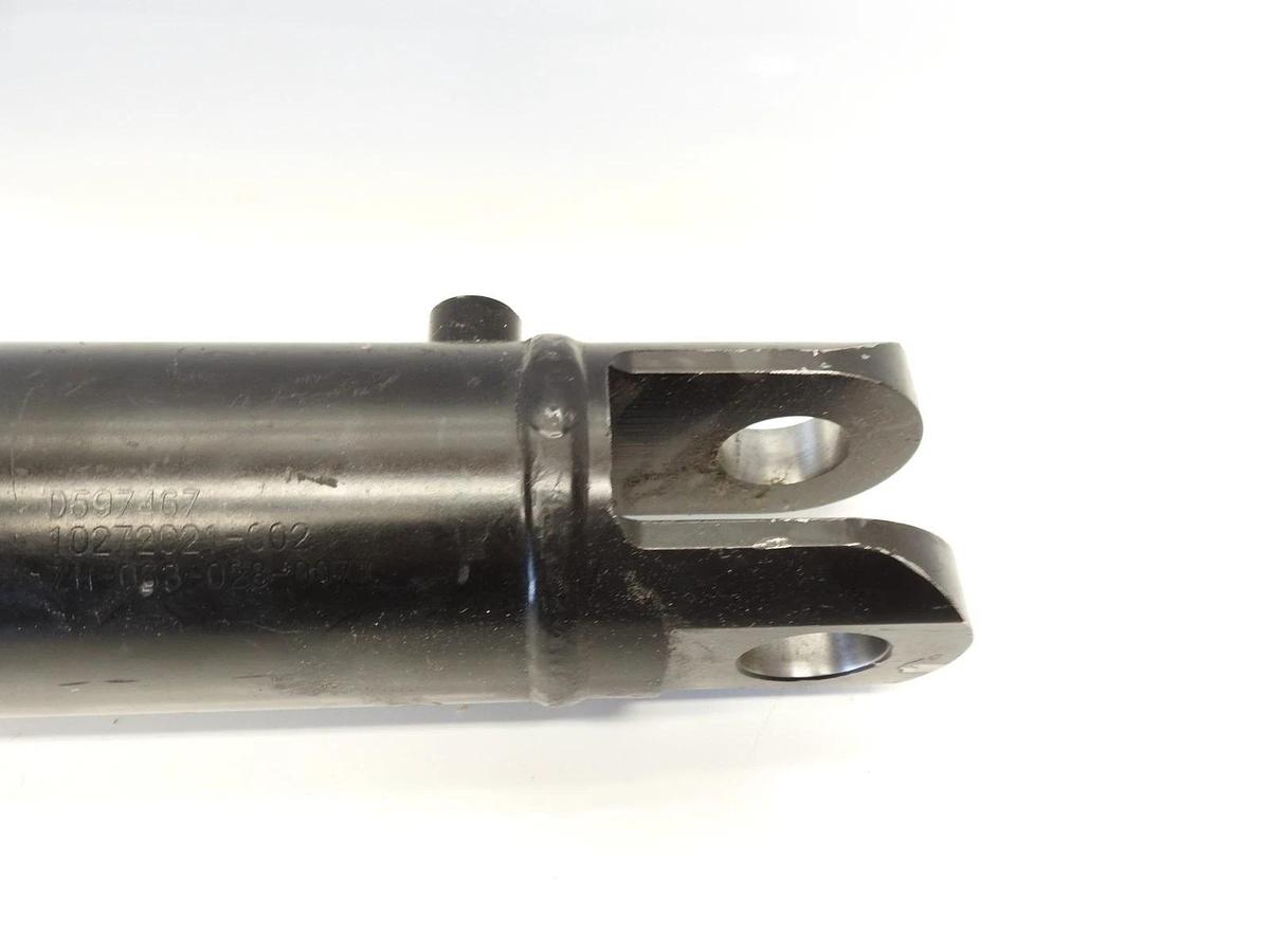 Single Rod Tilt Threaded End Hydraulic Cylinder D597467, End to Pin Length 21.75