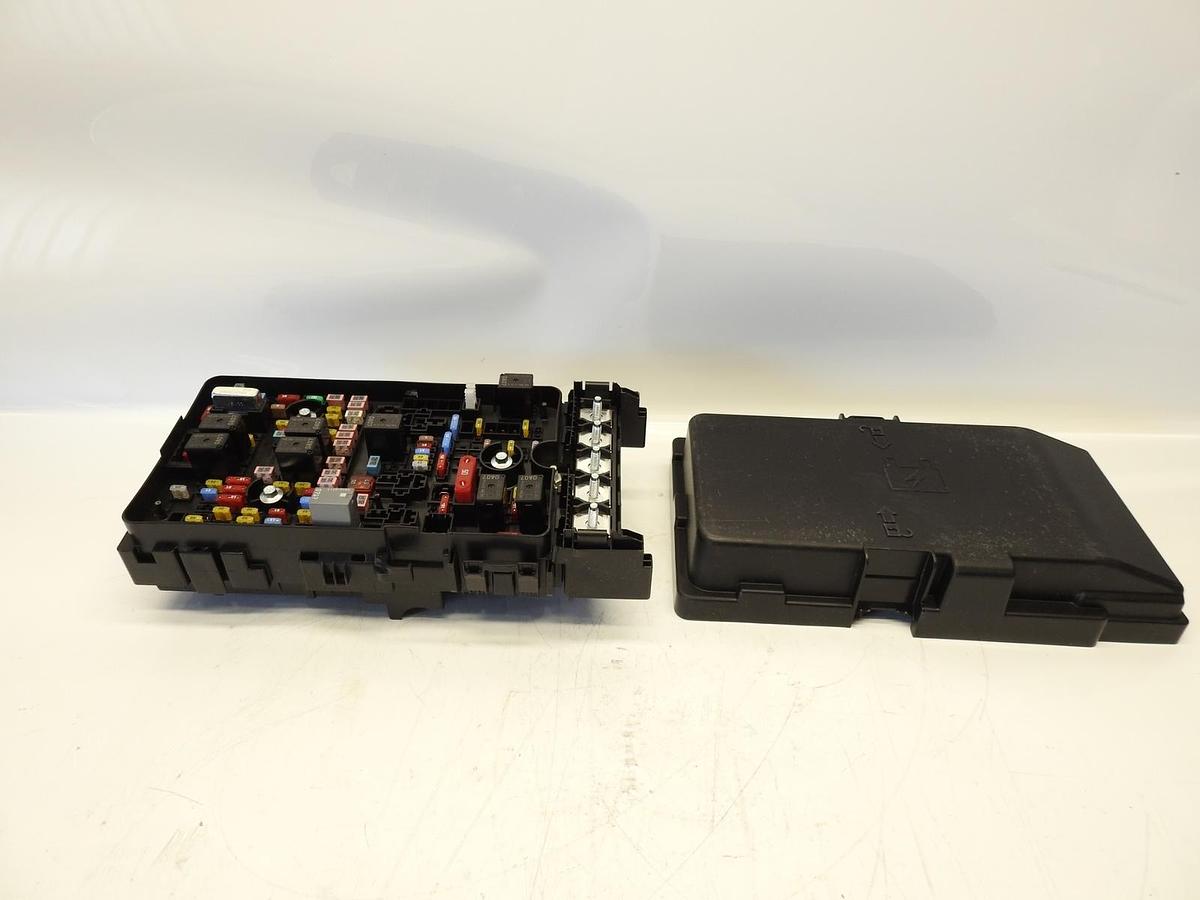 2016-2018 Jeep Cherokee Power Distribution Center Fuse Box 68264530AD OE
