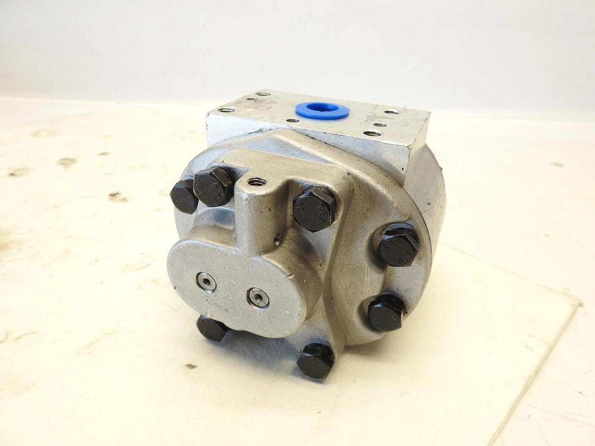 New HYP-F-599600-CC Hydraulic Pump D5NN600C HYP-F-599600-CC-SON