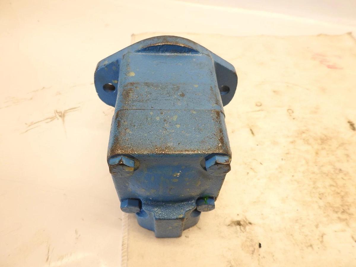 New Genuine Metaris V10-1P7P-38C20 Hydraulic Vane Pump
