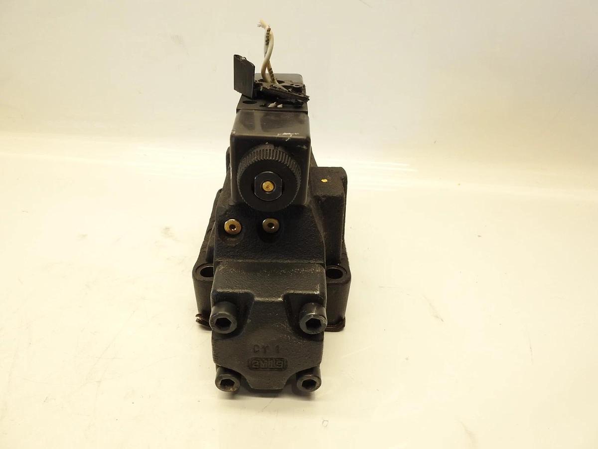 NEW Eaton Vickers DG5V-8-S-2C-M-FW-B-10 Directional Control Valve 02-329124