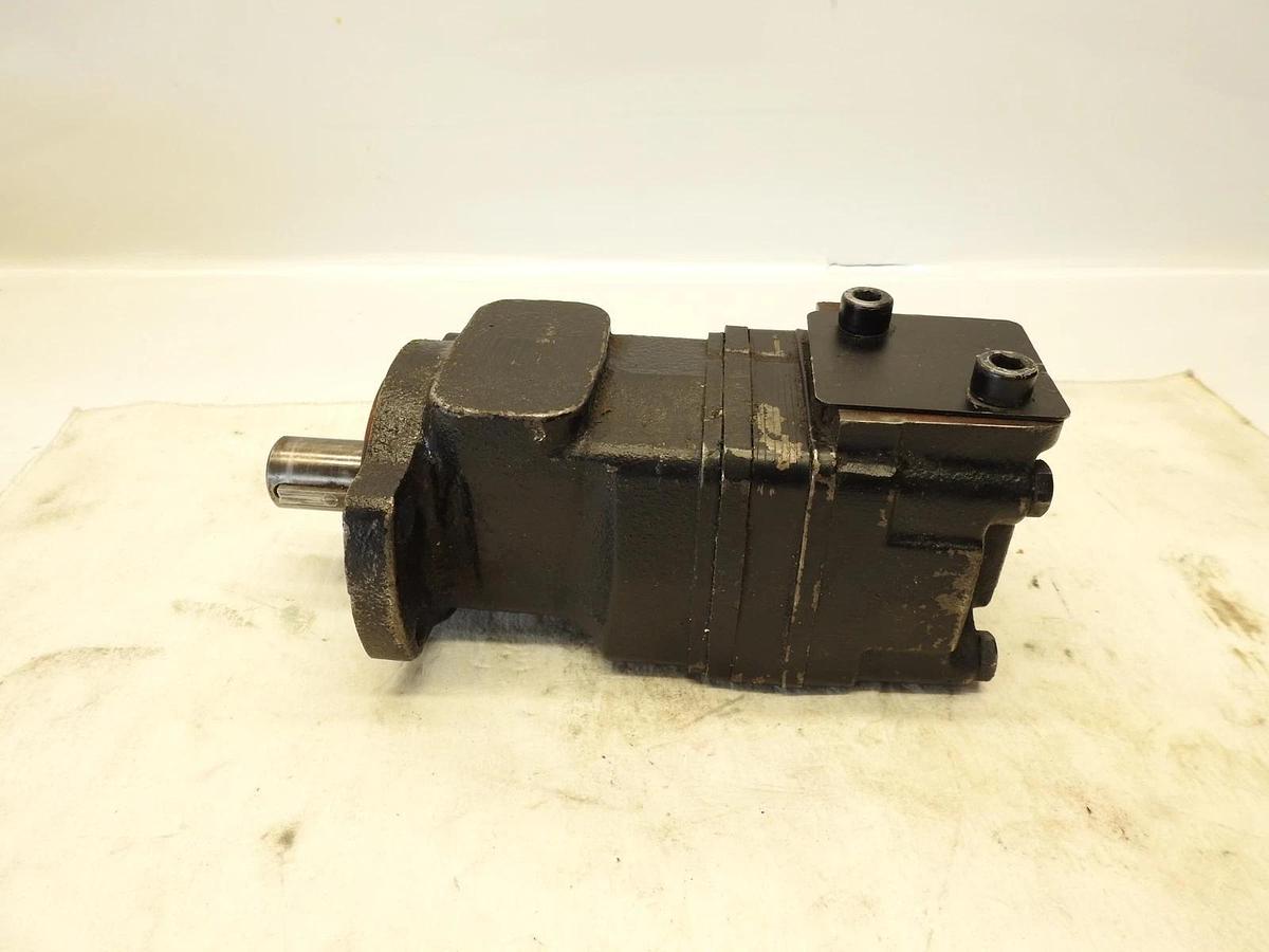 New Oem John Deere Hydraulic Motor - AA43717