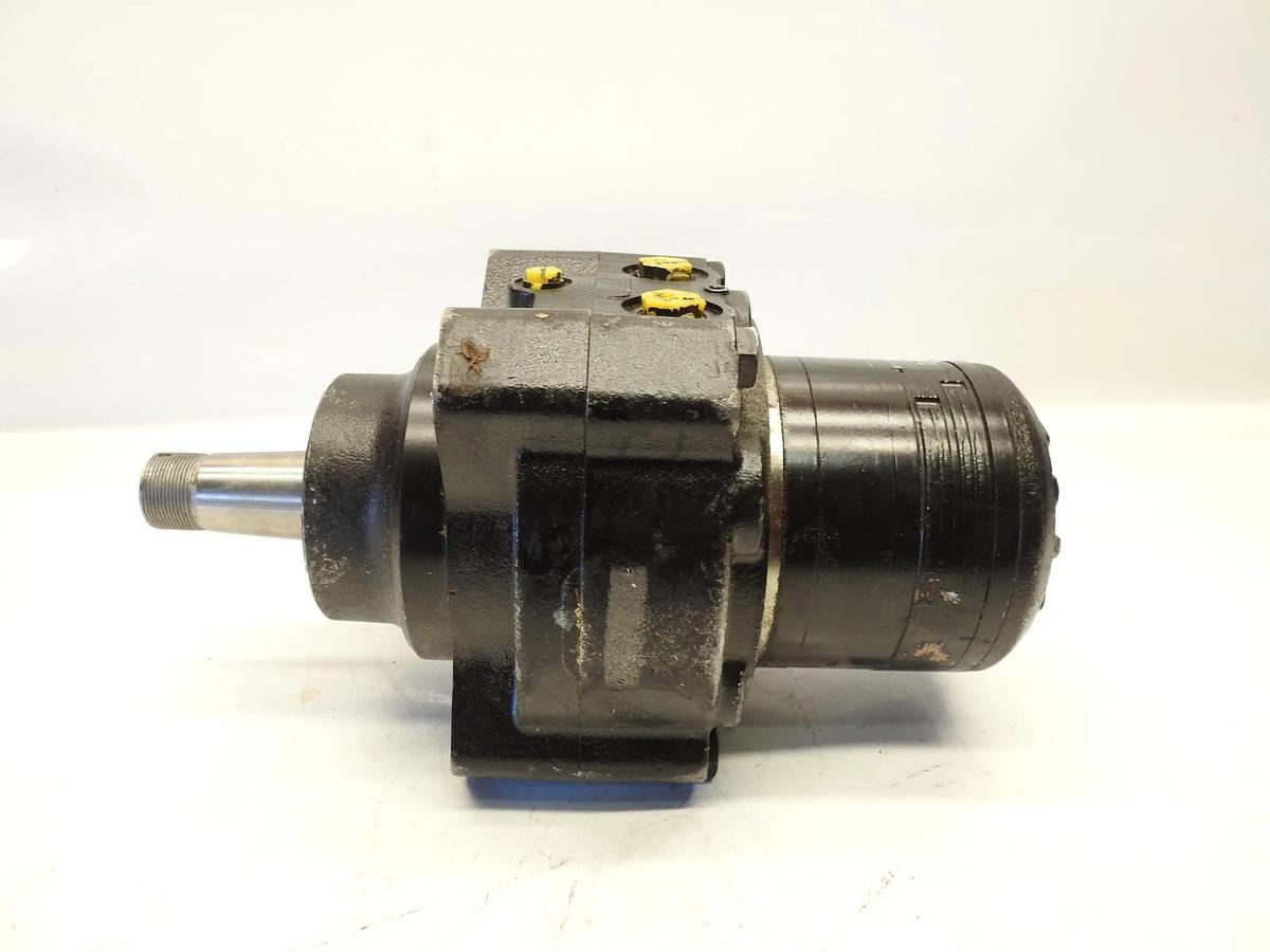 New Oem John Deere AUC18555: Front Wheel Drive LH Hydraulic Motor