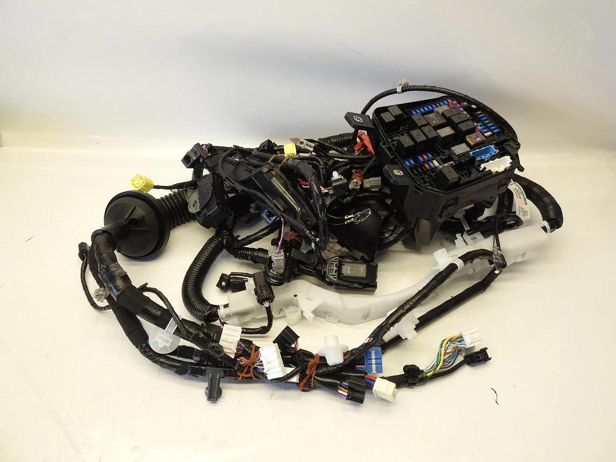 New Oem Mazda (VA66-67-010B) Harness Front
