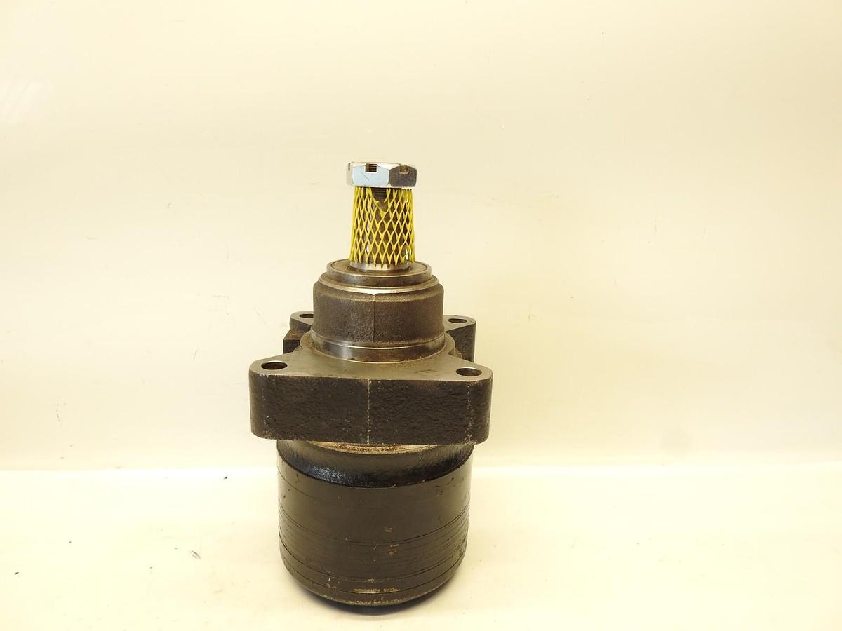 New Genuine Oem Toro 135-9044 TG0195US080AAAF Spray Right Hand Hydro Wheel Motor
