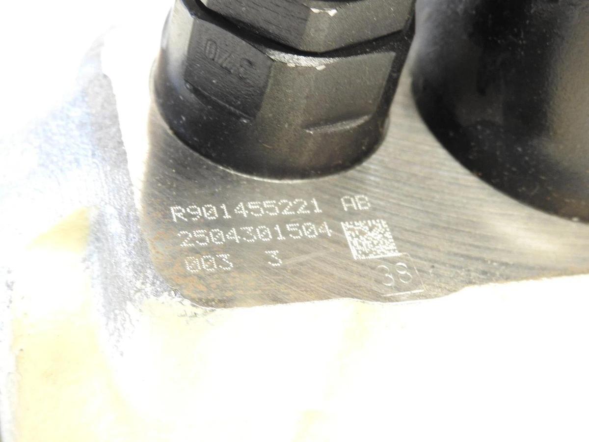 AS IS OEM Rexroth R901455221 2504301504 Control Valve Section