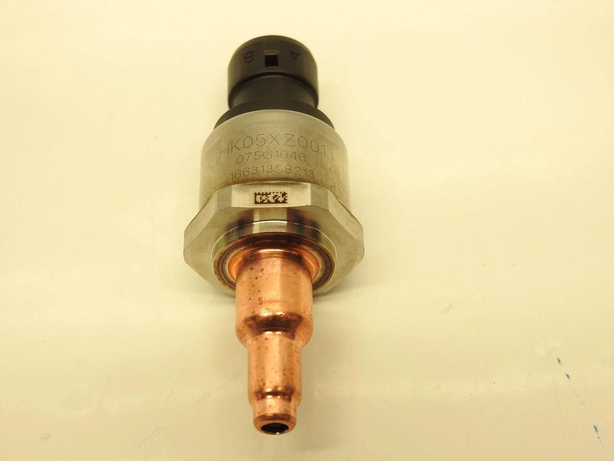 New GENUINE OEM Carrier HK05XZ001 Pressure Transducer Transmitter FOR 30GNP040