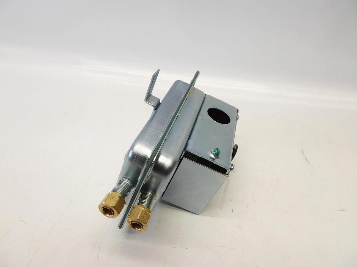 Siemens 141-0575 Air Sensing Switch 8151