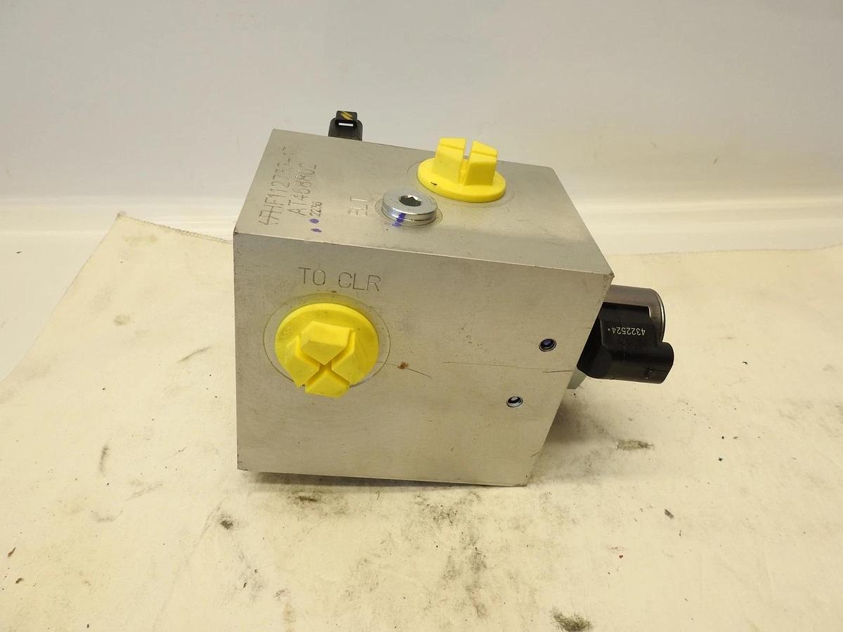 Oem John Deere Valve, Hst Tank and Cooler Bypass 850 AT468802  HF112733-17