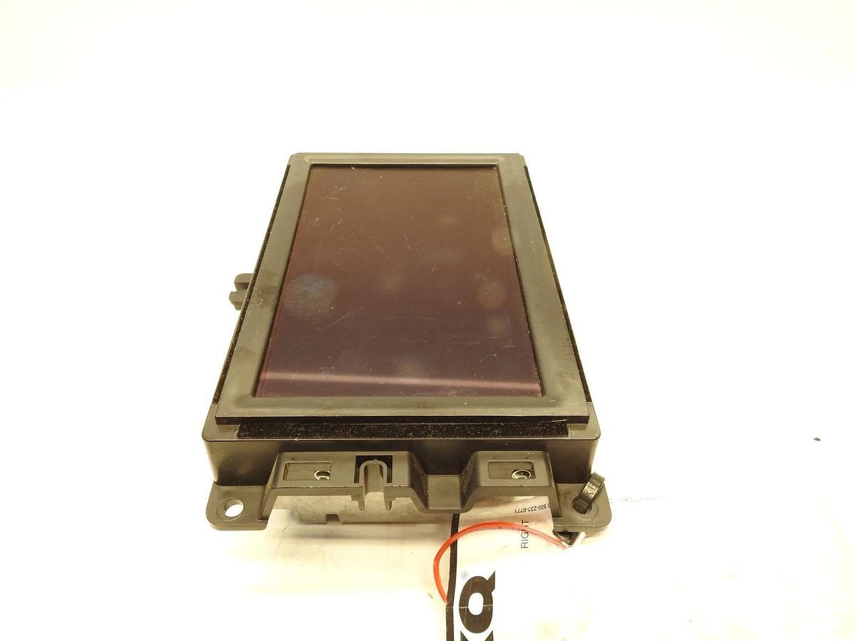 Used USED OEM 19 20 Chrysler Pacifica Jeep Cherokee VP2 Radio Display Screen P6842851