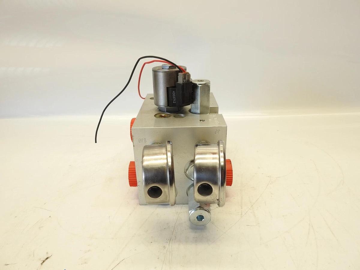 New HydraForce VA1836-101 Valve Block