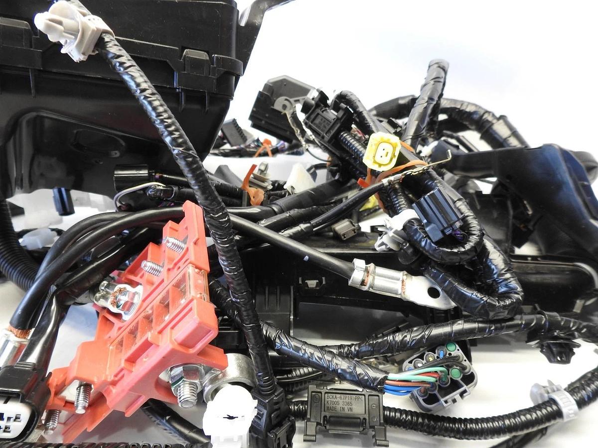 New Oem Mazda (VA66-67-010B) Harness Front