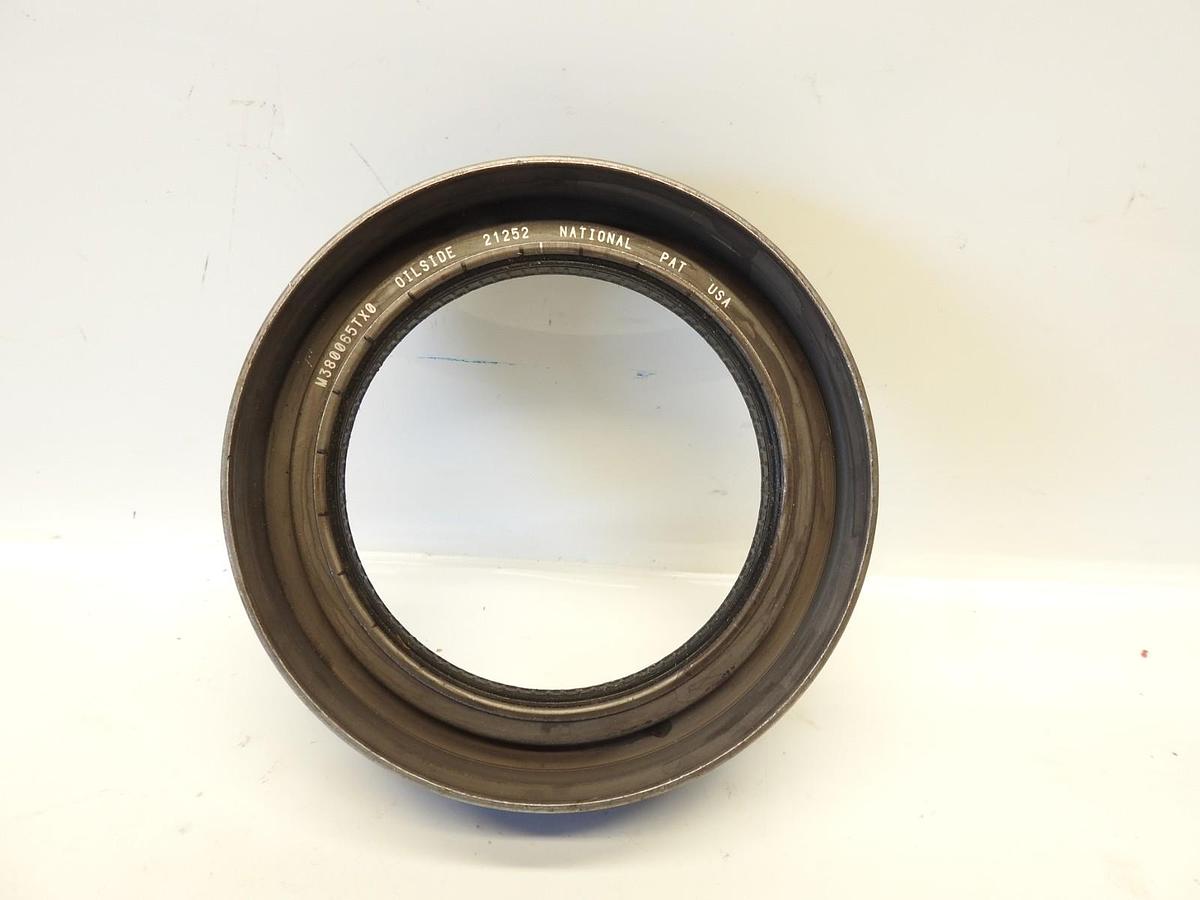 New Genuine Meritor A1205S2593 - SEAL ASSY - OIL