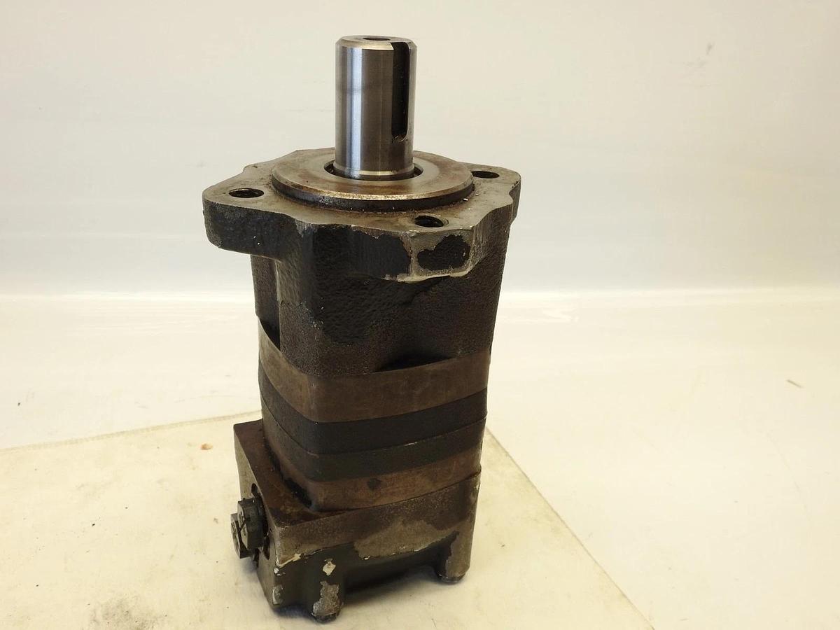 AS IS OEM Char-Lynn 104-1248-006 / Eaton 104-1248 Motor