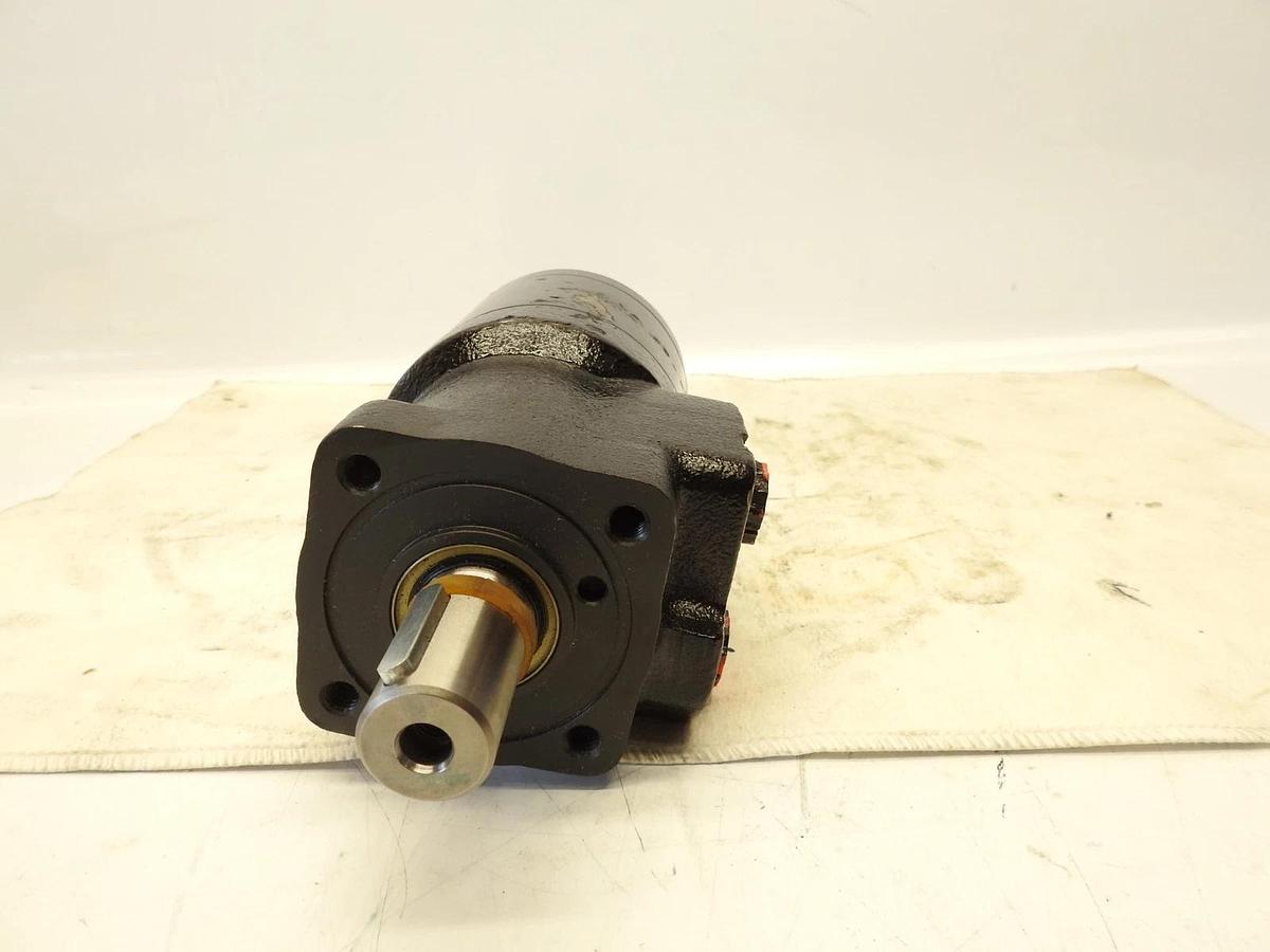Oem Danfoss White Drive Hydraulic Motor 255320F3010AAAAA 83071819