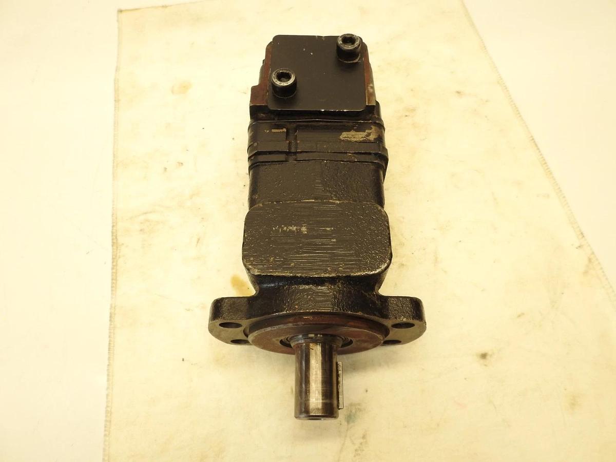 New Oem John Deere Hydraulic Motor - AA43717