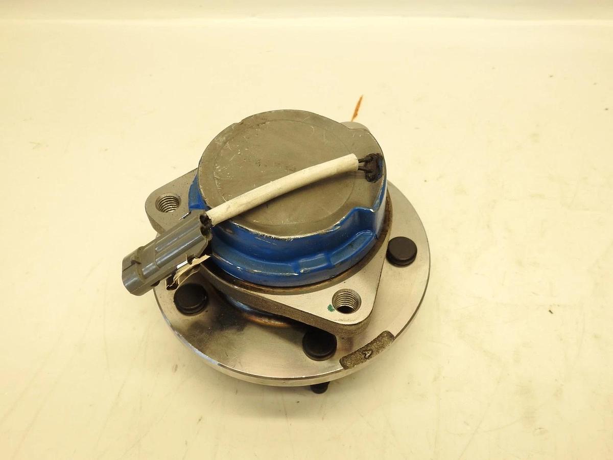 Detroit Axle 512222 Rear Driver or Passenger Side Wheel Hub and Bearing