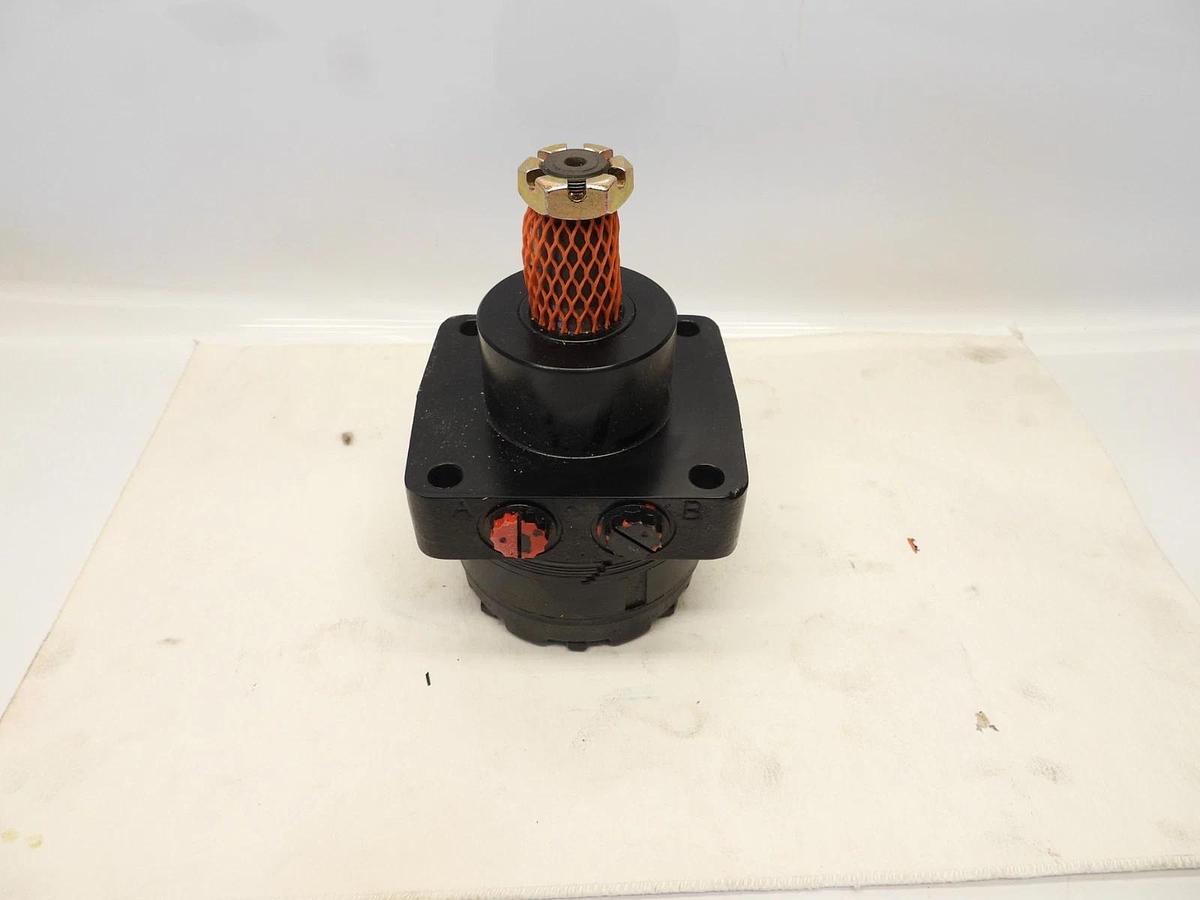 NEW SKYJACK ROLLER STATOR HYDRAULIC DRIVE MOTOR 194615AB 11226636 WHITE DANFOSS