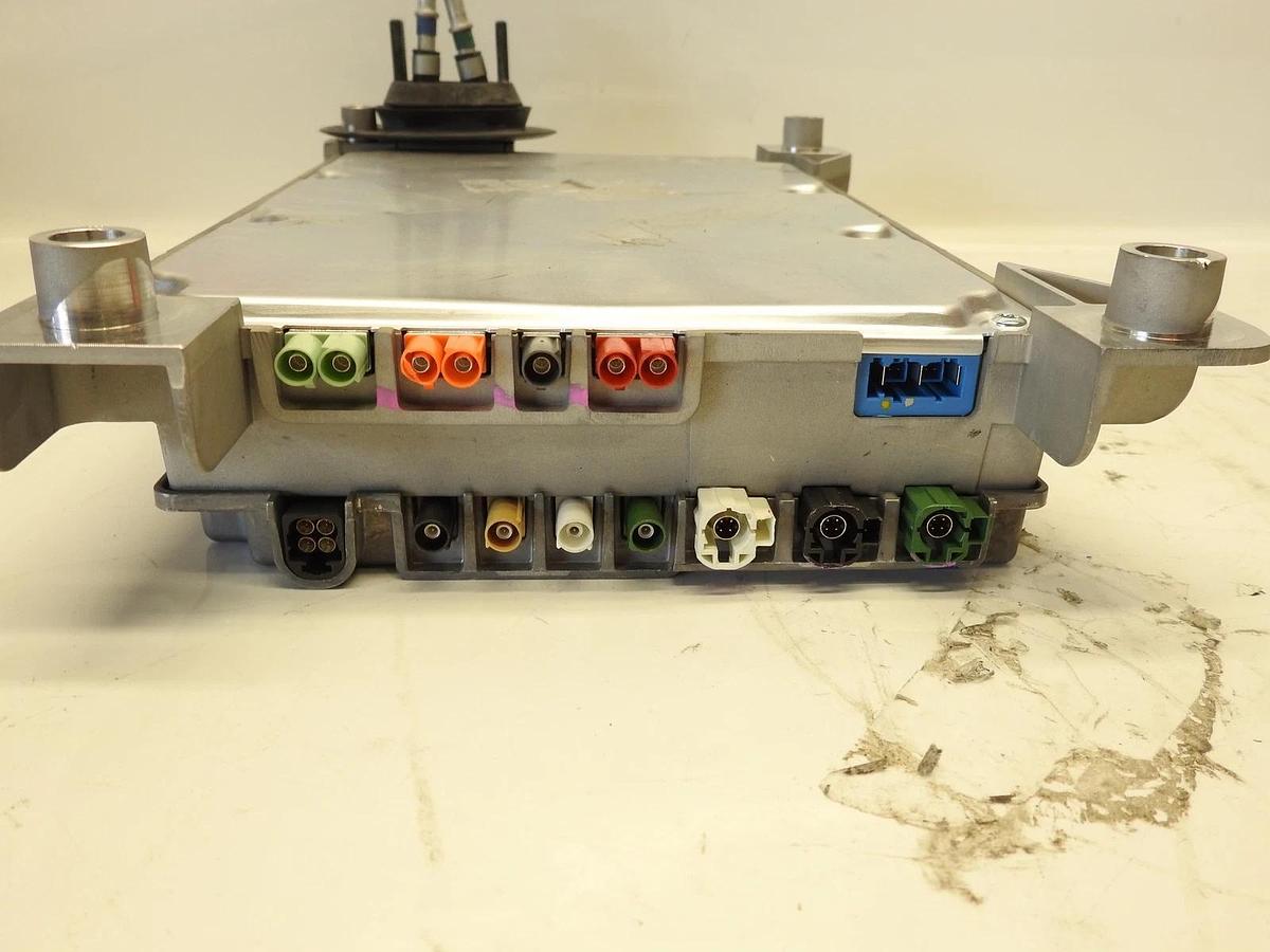 Oem 2023 Rivian R1T AXM Module Computer Unit PT00001493-M