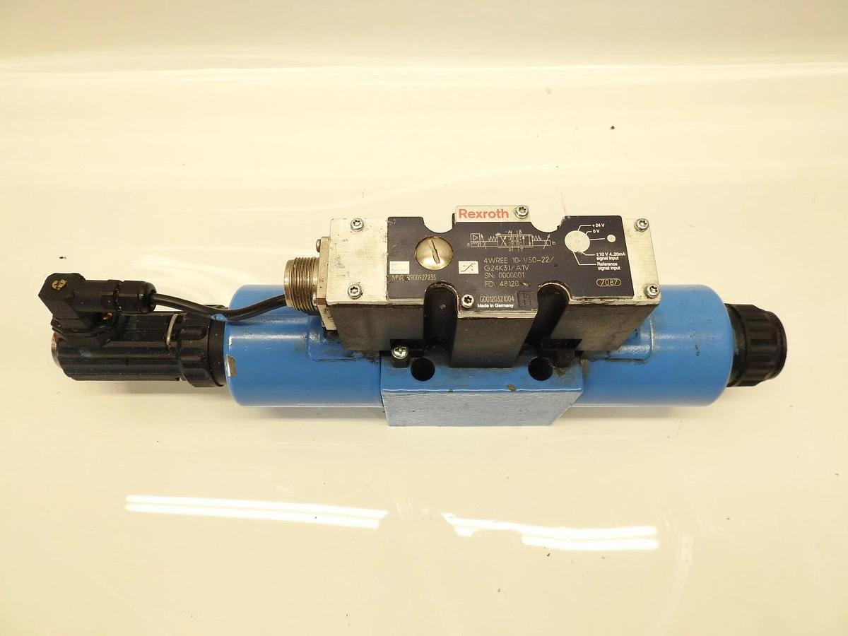 New Oem Bosch Rexroth R900927235 24VDC 4/3 4WREE10V50-22 G24K31/A1V Proportional